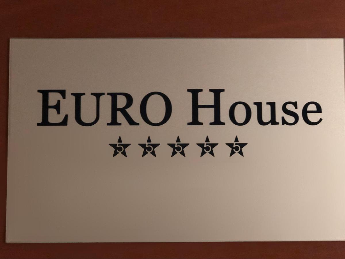 הוסטל מודנה Euro House מראה חיצוני תמונה