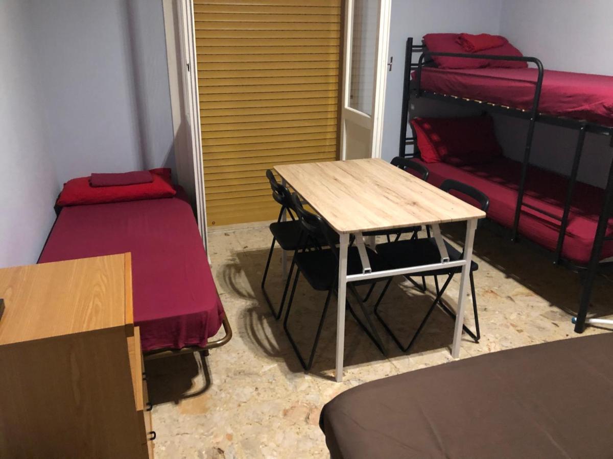 הוסטל מודנה Euro House מראה חיצוני תמונה